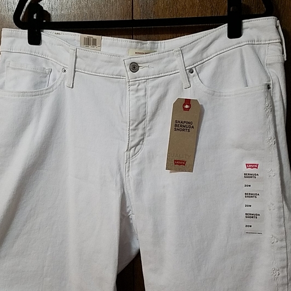 NWT Levi's Shaping Bermuda Short 22W - Picture 2 of 4
